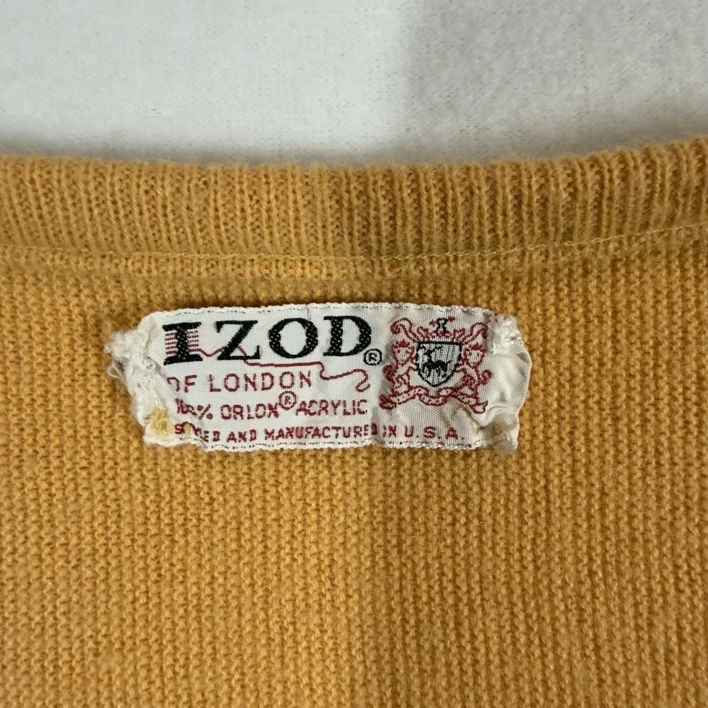 Vintage Izod‎ of London Sweater Small Lacoste Crocodile 60s 70s Gold Old Money